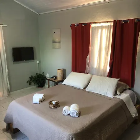 Casa Privativa Aconchegante Em Arraial D'Ajuda - 1 Quarto Com 2 Camas, Cozinha E Banheiro Porto Seguro Exterior photo